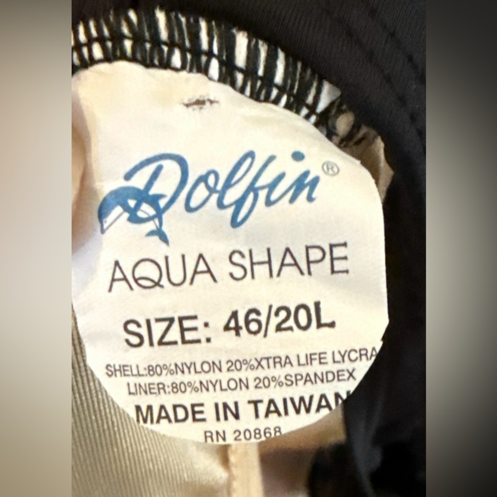 Dolphin Aquashape black swimsuit - Picture 4 of 5
